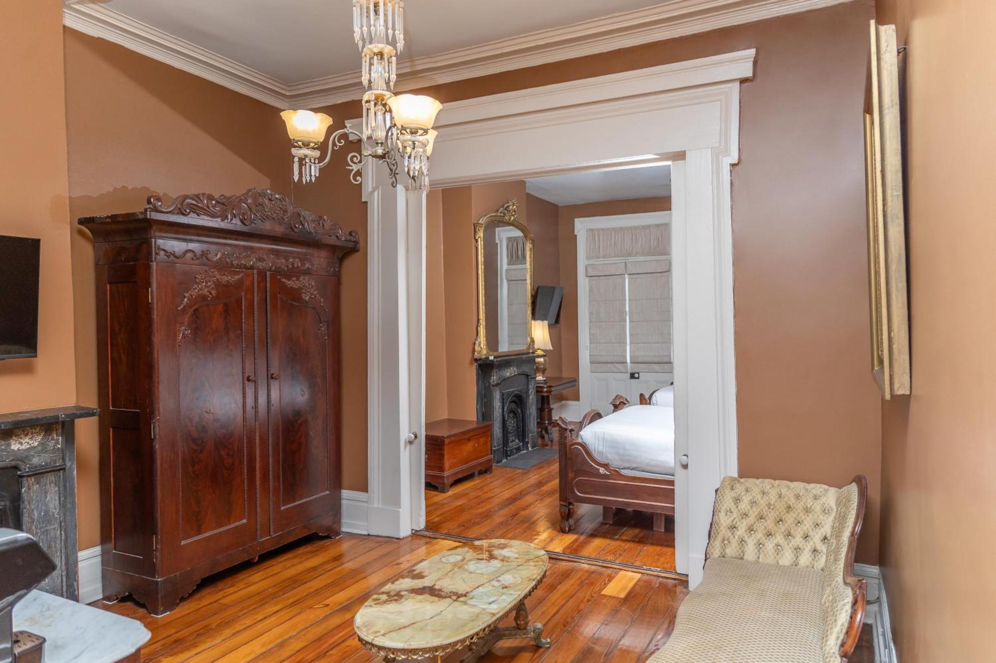 Lamothe House Hotel A French Quarter Guest Houses Property นิวออร์ลีนส์ ภายนอก รูปภาพ