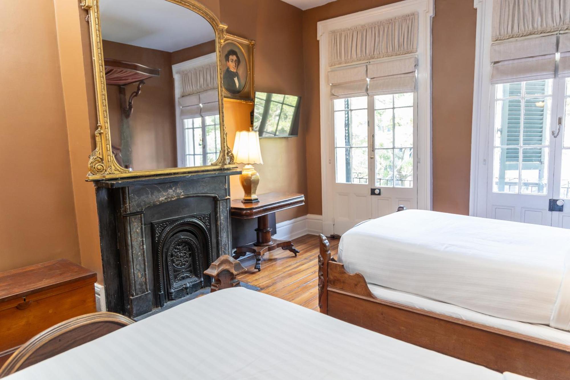 Lamothe House Hotel A French Quarter Guest Houses Property นิวออร์ลีนส์ ภายนอก รูปภาพ