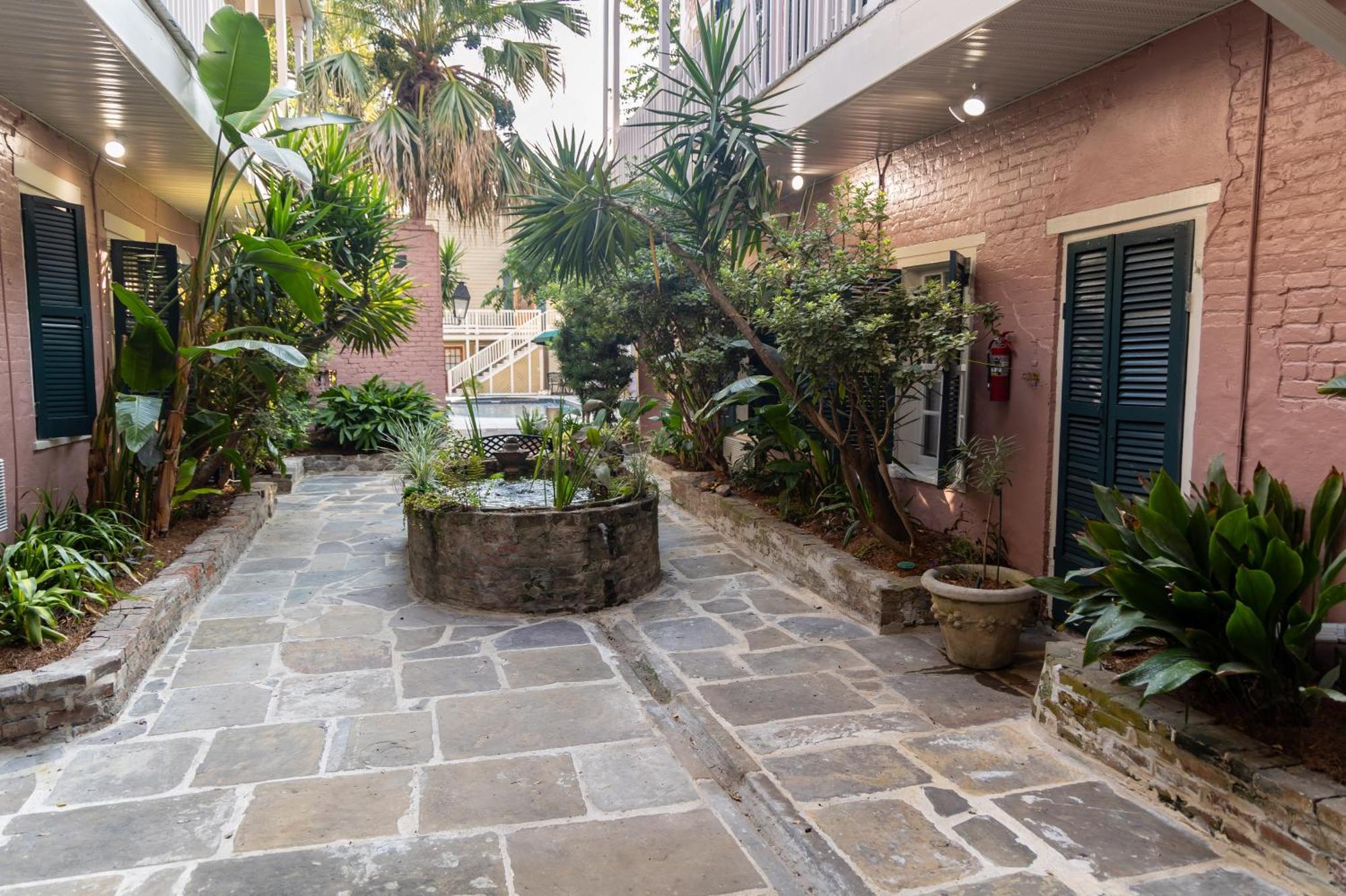 Lamothe House Hotel A French Quarter Guest Houses Property นิวออร์ลีนส์ ภายนอก รูปภาพ