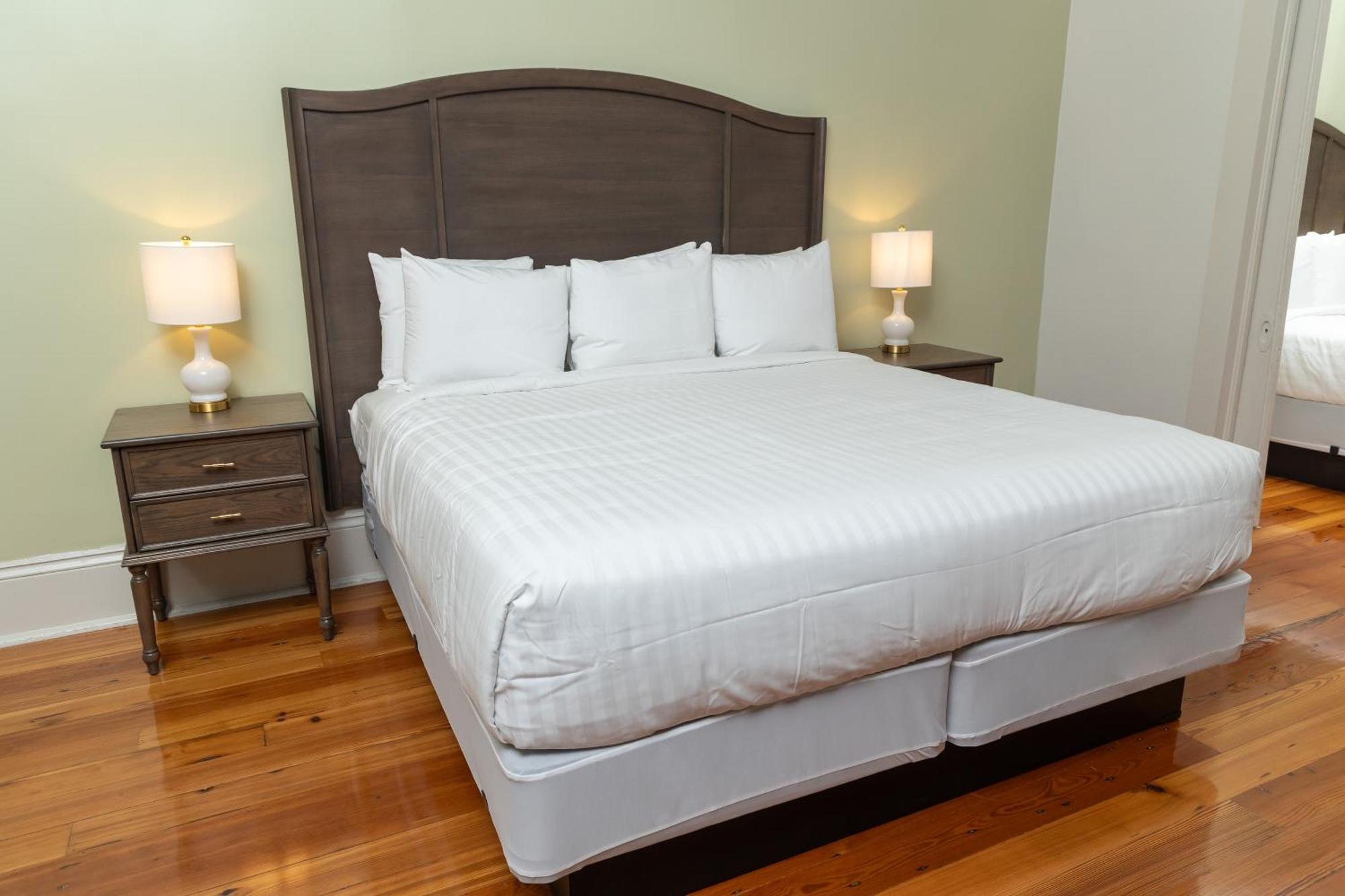 Lamothe House Hotel A French Quarter Guest Houses Property นิวออร์ลีนส์ ภายนอก รูปภาพ