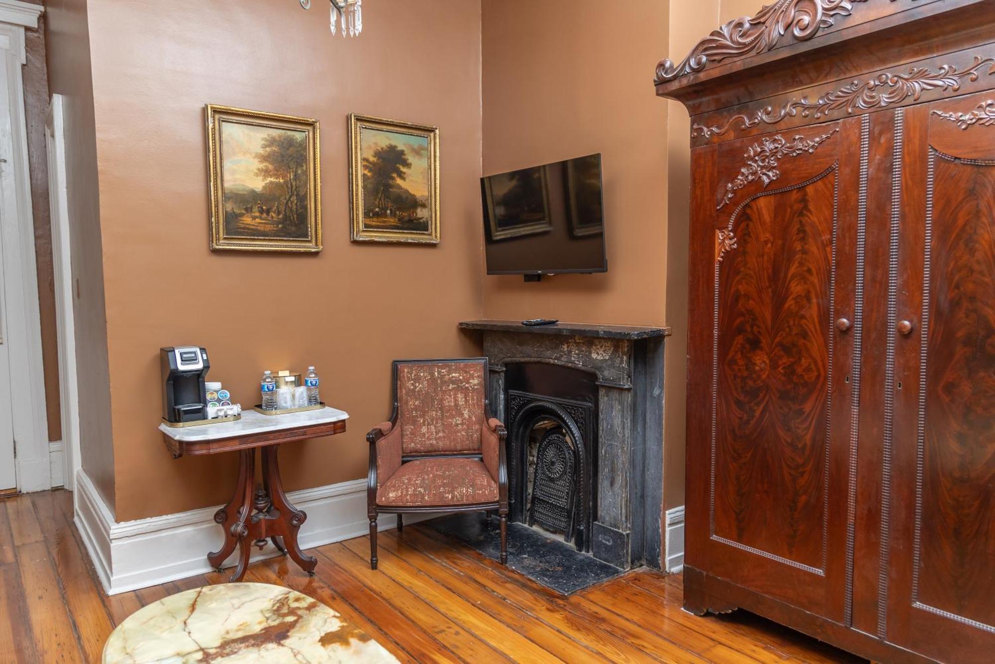 Lamothe House Hotel A French Quarter Guest Houses Property นิวออร์ลีนส์ ภายนอก รูปภาพ