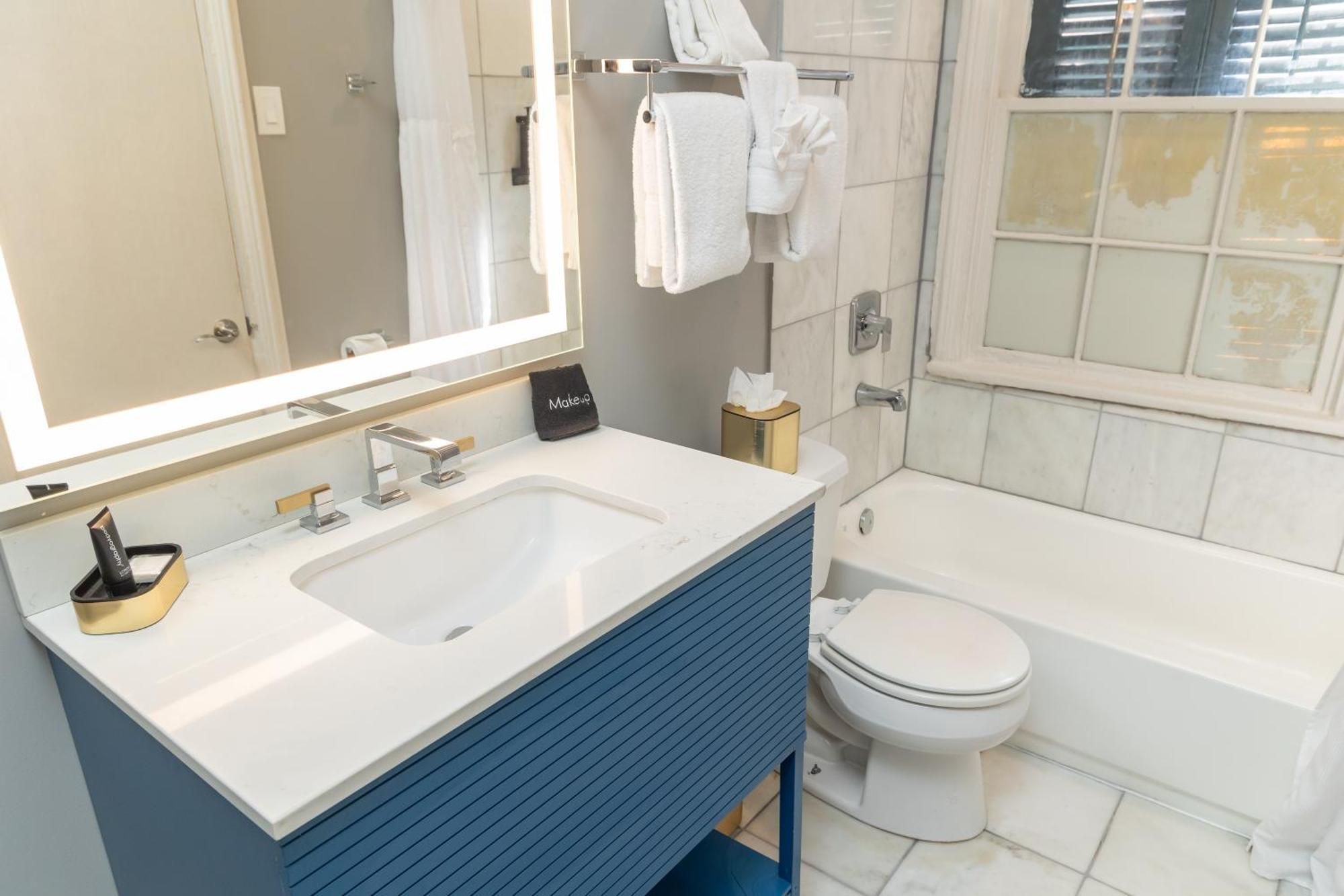 Lamothe House Hotel A French Quarter Guest Houses Property นิวออร์ลีนส์ ภายนอก รูปภาพ