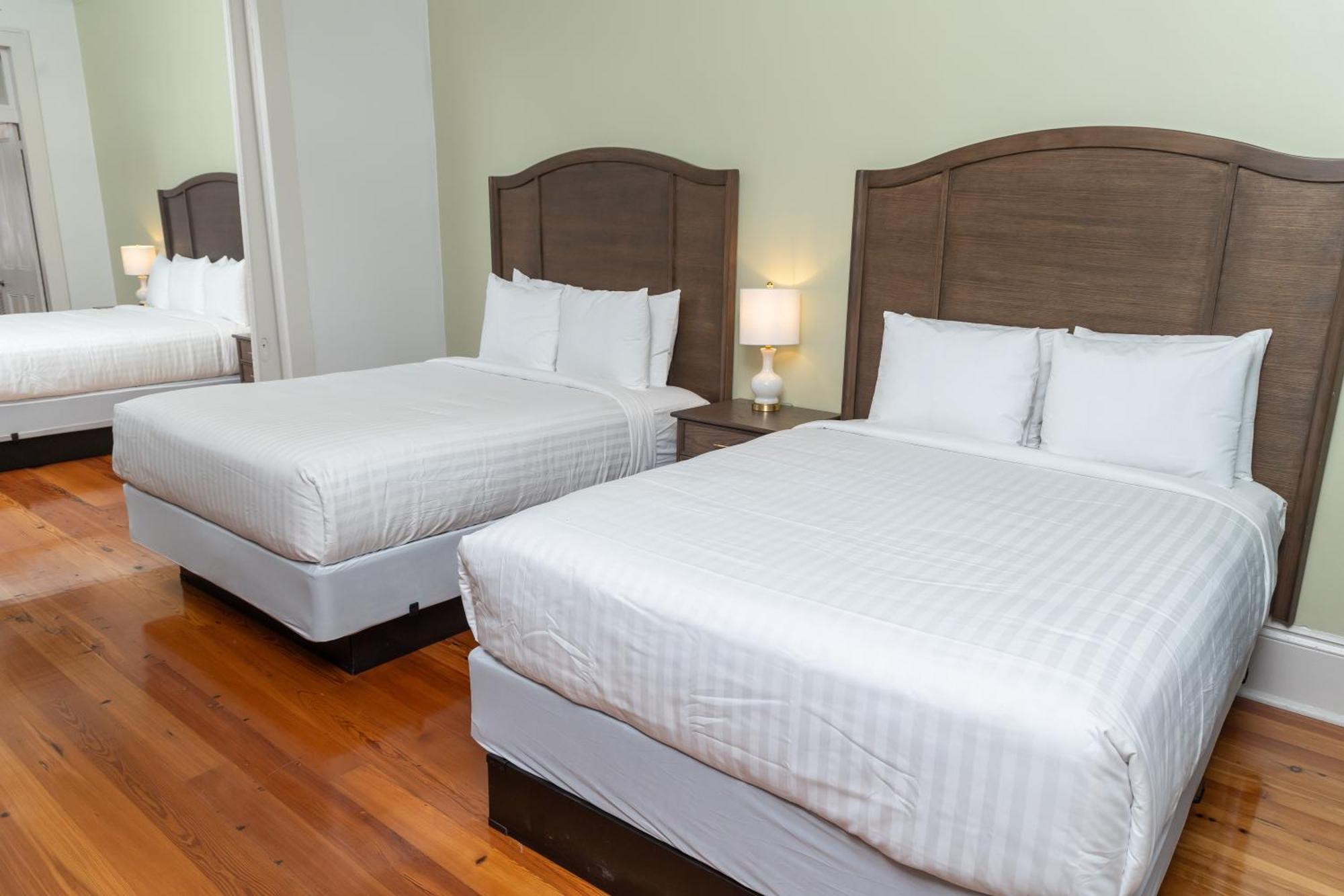 Lamothe House Hotel A French Quarter Guest Houses Property นิวออร์ลีนส์ ภายนอก รูปภาพ