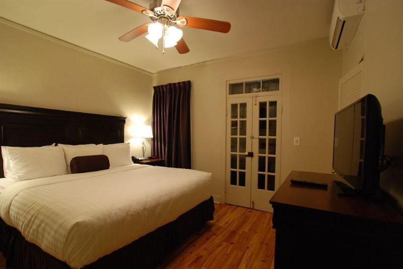 Lamothe House Hotel A French Quarter Guest Houses Property นิวออร์ลีนส์ ภายนอก รูปภาพ