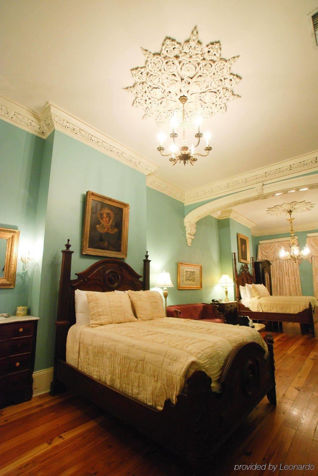 Lamothe House Hotel A French Quarter Guest Houses Property นิวออร์ลีนส์ ภายนอก รูปภาพ